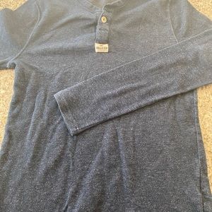 SZ Small Men’s Hollister Henley